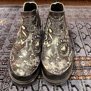 Brand new super cute rain boot booties